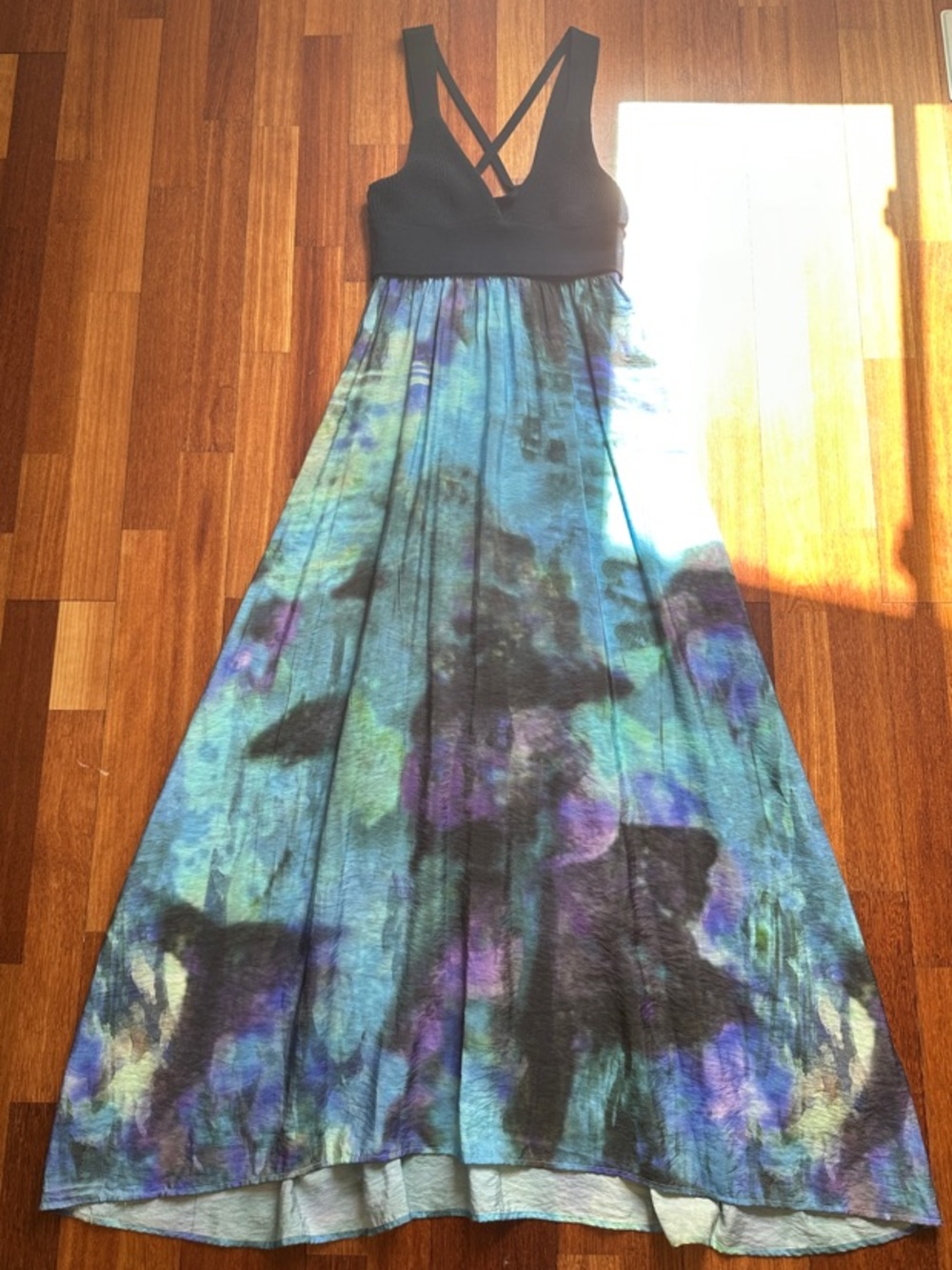 Sleeveless V-Neck Maxi Dress in Blue Tie-Dye
